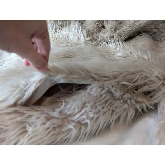 H&M Divided Shaggy Mob Wife Faux Fur Coat Beige Small - Picture 9 of 10